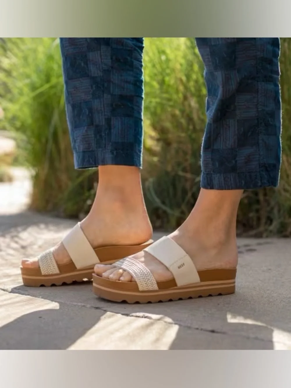 Reef Women's Cushion Vista Hi Sandal Sz 8 Women’s  (Ago 026)